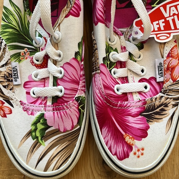 Floral vans - Picture 2 of 3